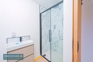 En-Suite- click for photo gallery